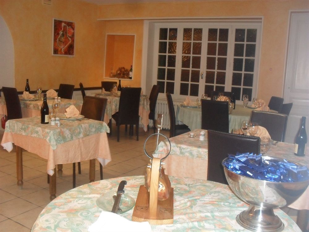 Logis Hotel Restaurant & Pizzeria Vuillot Cuiseaux Exterior foto